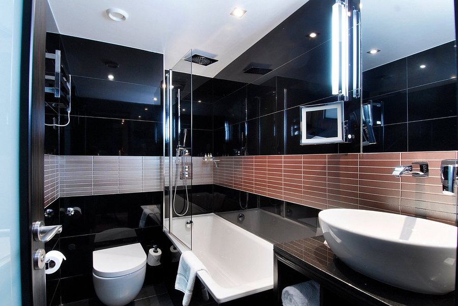 Montcalm Mayfair — Bathroom