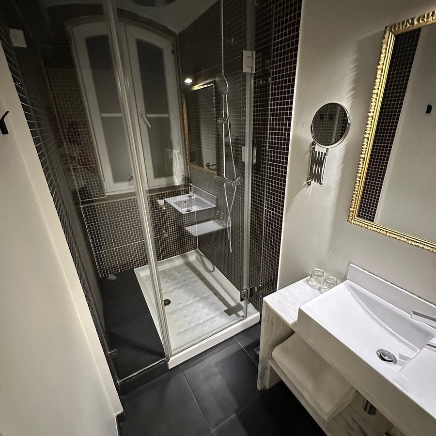Monte Belvedere by Shiadu — Bathroom