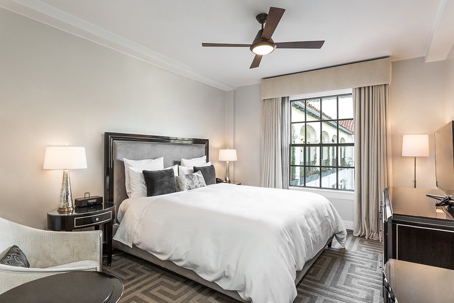 Montecito Inn — Guest room