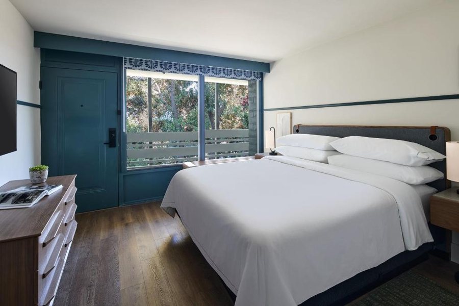 Monterey Beach Hotel A Tribute Portfolio Hotel — Guest room