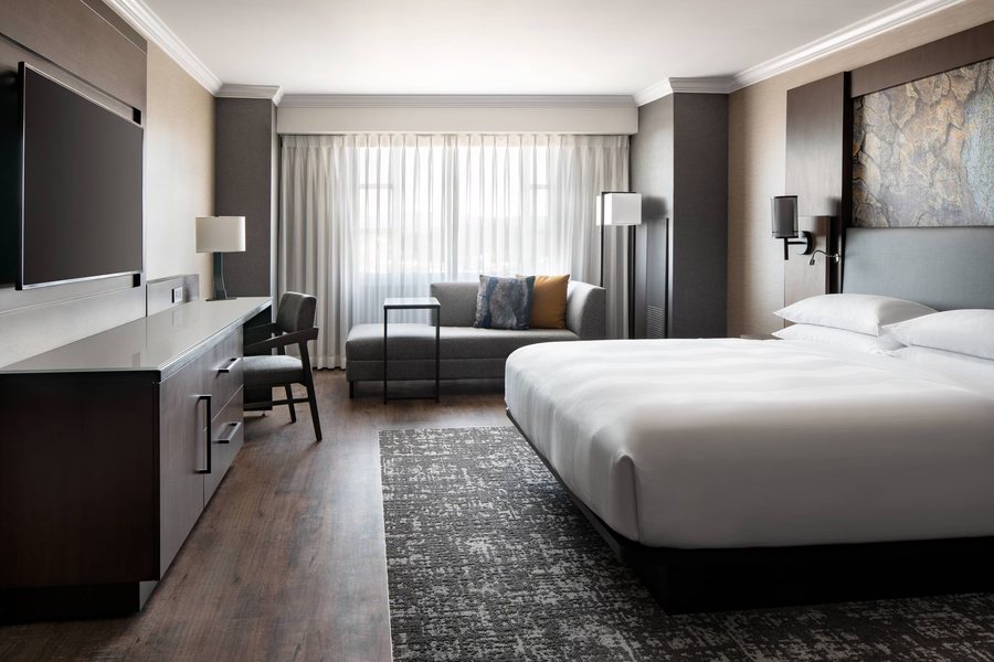 Monterey Marriott — Guest room