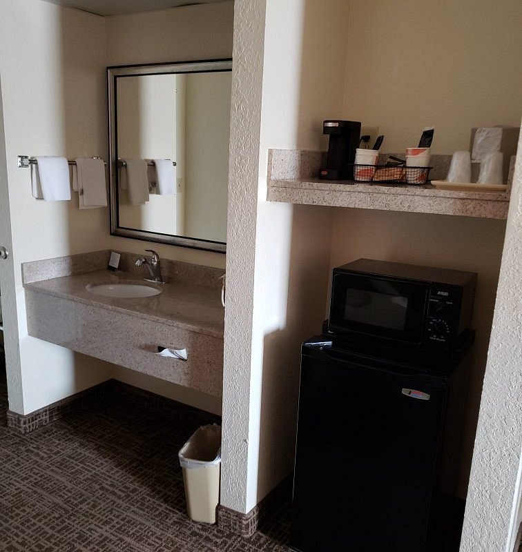 Montgomery South RV Park Cabins — Bathroom