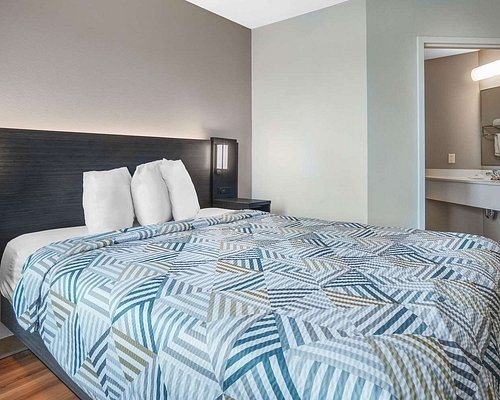Montgomery South RV Park Cabins — Guest room