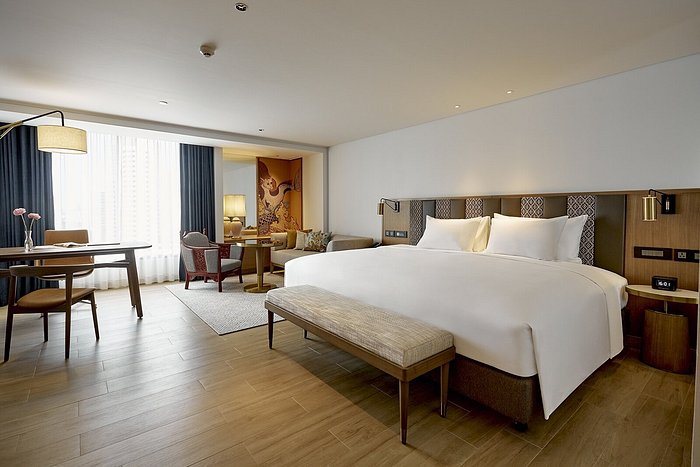 Montien Hotel Surawong Bangkok — Guest room