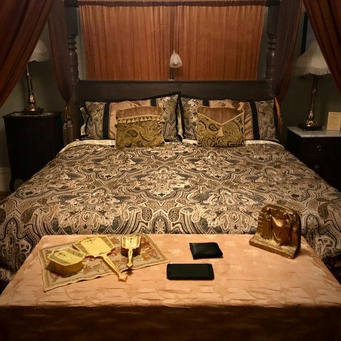 Moondance Inn — Guest room