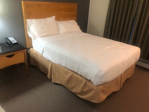 Moonlight Inn — Guest room