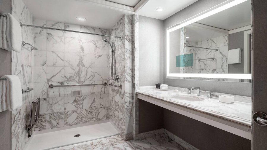 Moonrise Hotel — Bathroom