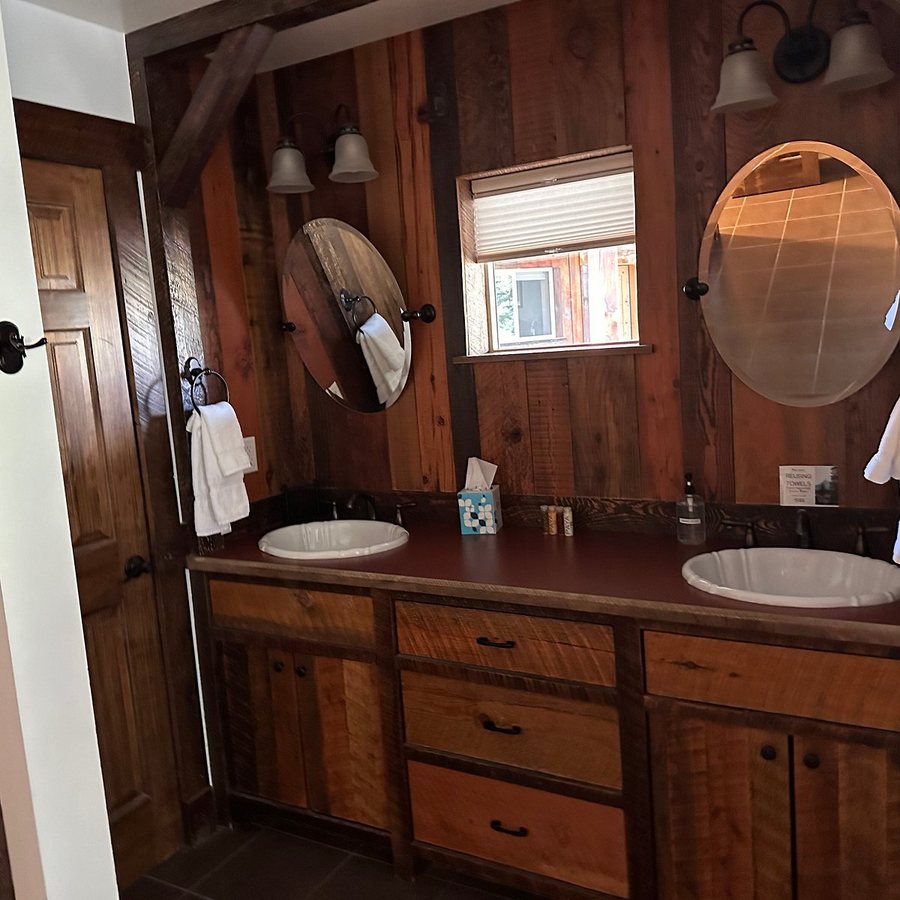 Moose Creek Ranch — Bathroom