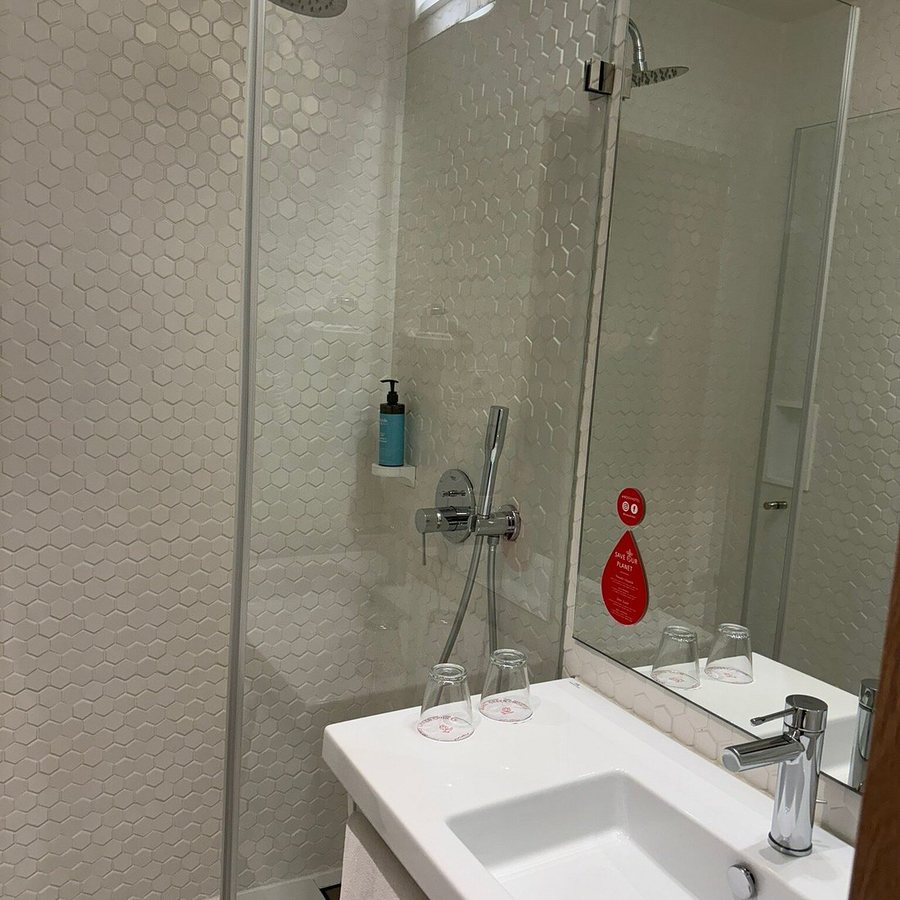 Moov Hotel Lisboa Oriente — Bathroom