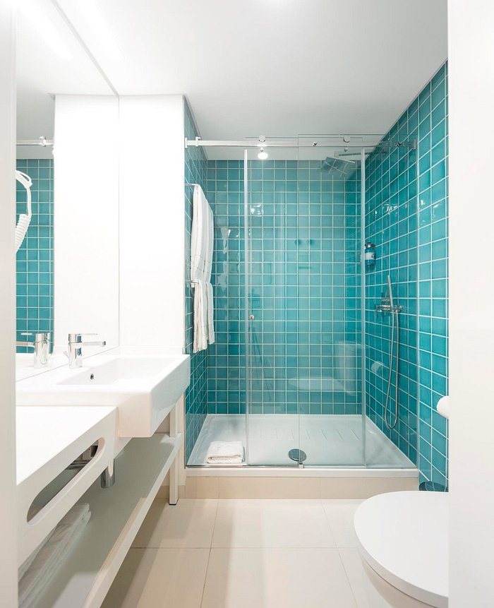 Morgan Jupiter Apartments — Bathroom