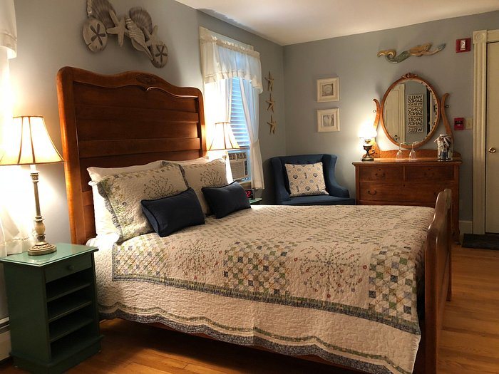 Morning Glory Bed Breakfast — Guest room