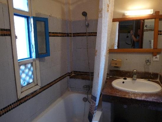 Mosaic Hostel — Bathroom