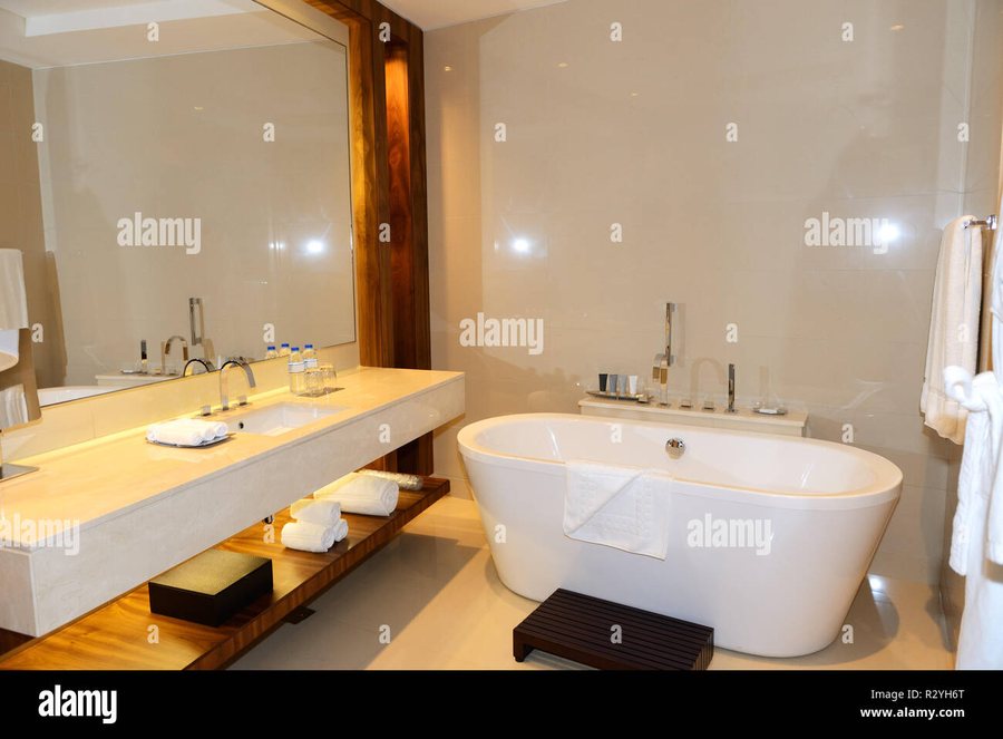 Moscow Hotel — Bathroom