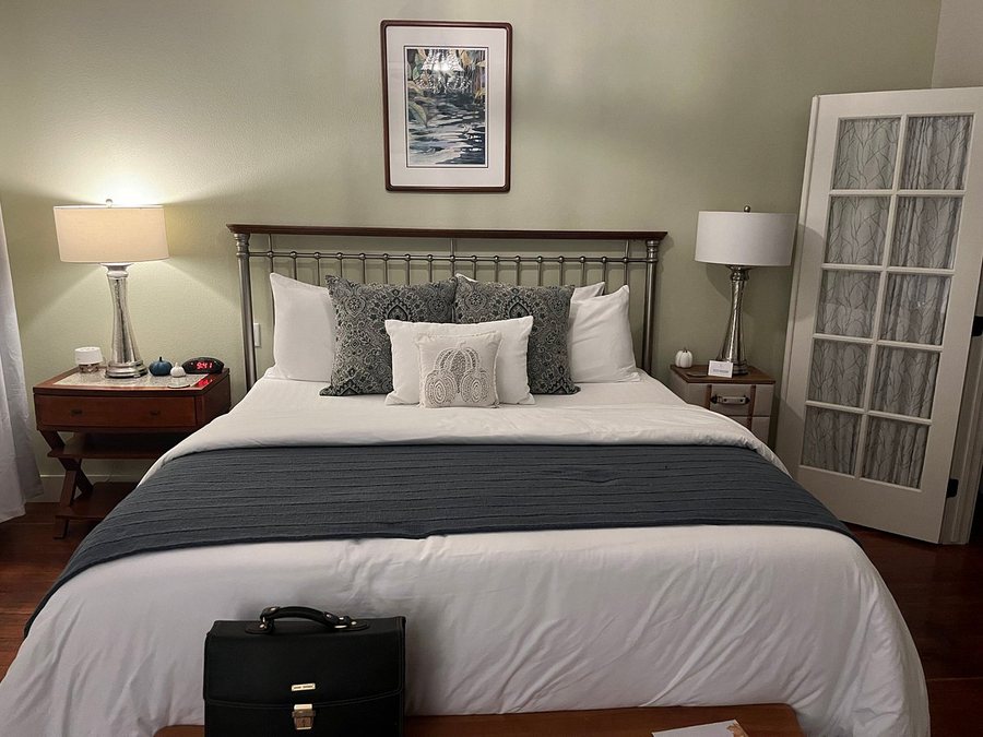 Mossbrae Hotel — Guest room