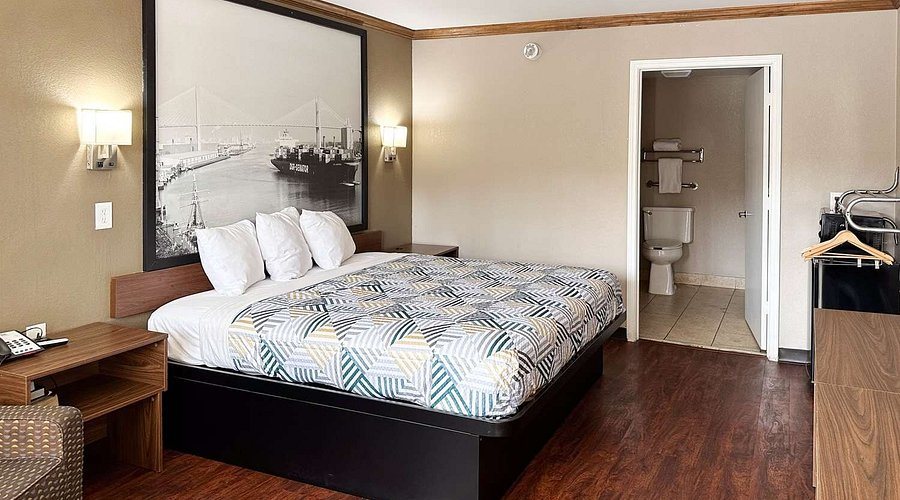 Motel 6 Atlanta Airport Virginia Ave — Guest room