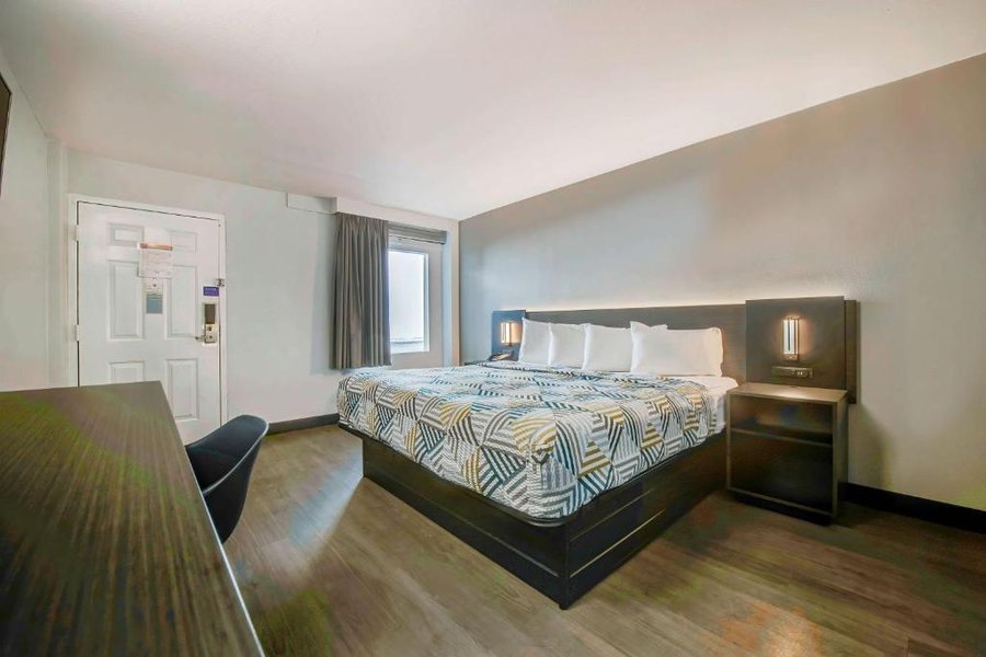 Motel 6 Atlanta GA Midtown — Guest room