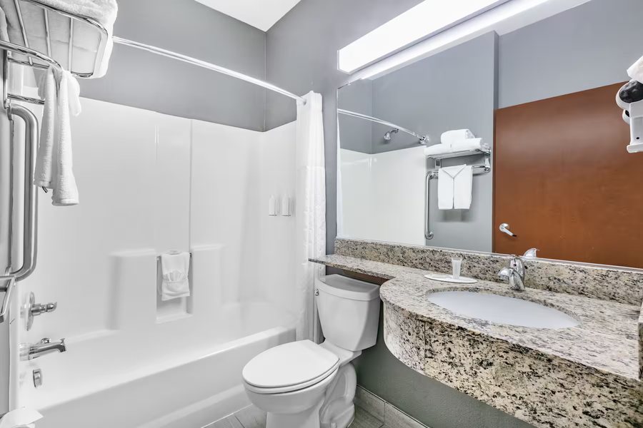 Motel 6 Austin TX North — Bathroom