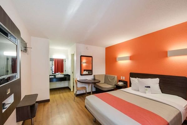 Motel 6 Baltimore MD — Guest room