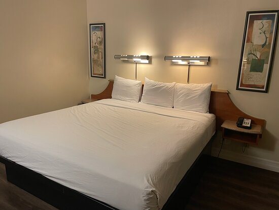 Motel 6 Barstow CA Mojave Desert Stop I 15 — Guest room