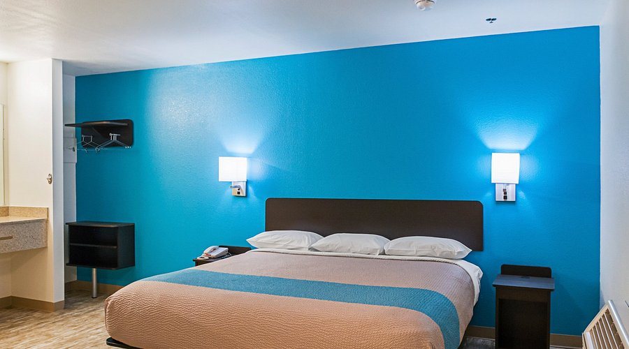 Motel 6 Bay St Louis MS — Guest room