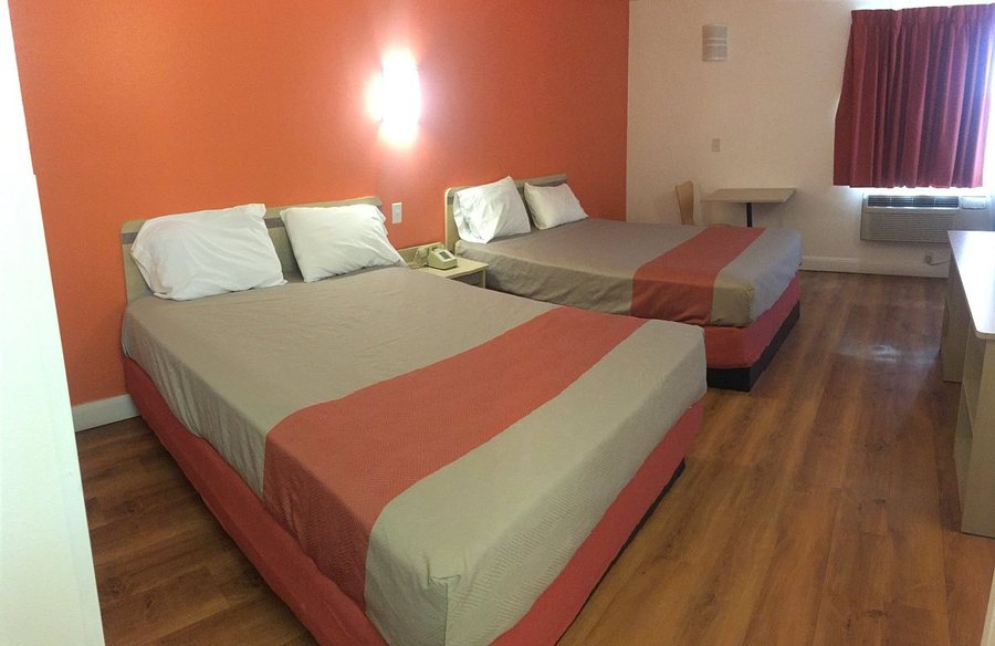 Motel 6 Beaver — Guest room