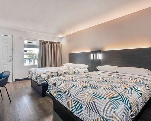 Motel 6 Bend OR — Guest room