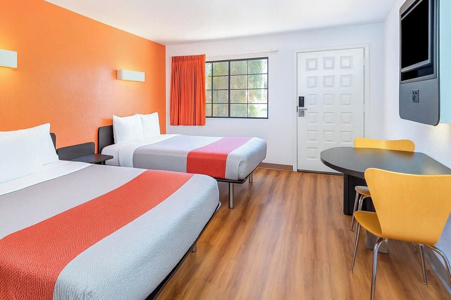 Motel 6 Carlsbad CA North — Guest room