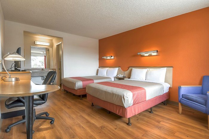 Motel 6 Carlsbad NM — Guest room