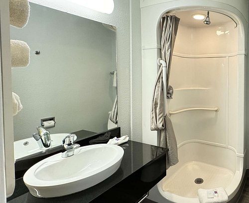 Motel 6 Casper Wy — Bathroom