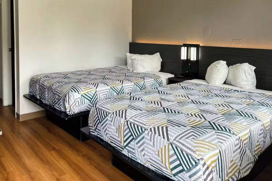 Motel 6 Cheyenne WY — Guest room