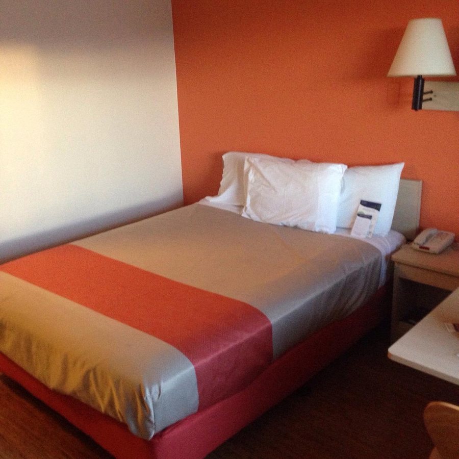 Motel 6 Coeur D Alene ID — Guest room