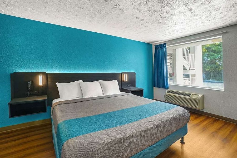 Motel 6 Corbin KY — Guest room