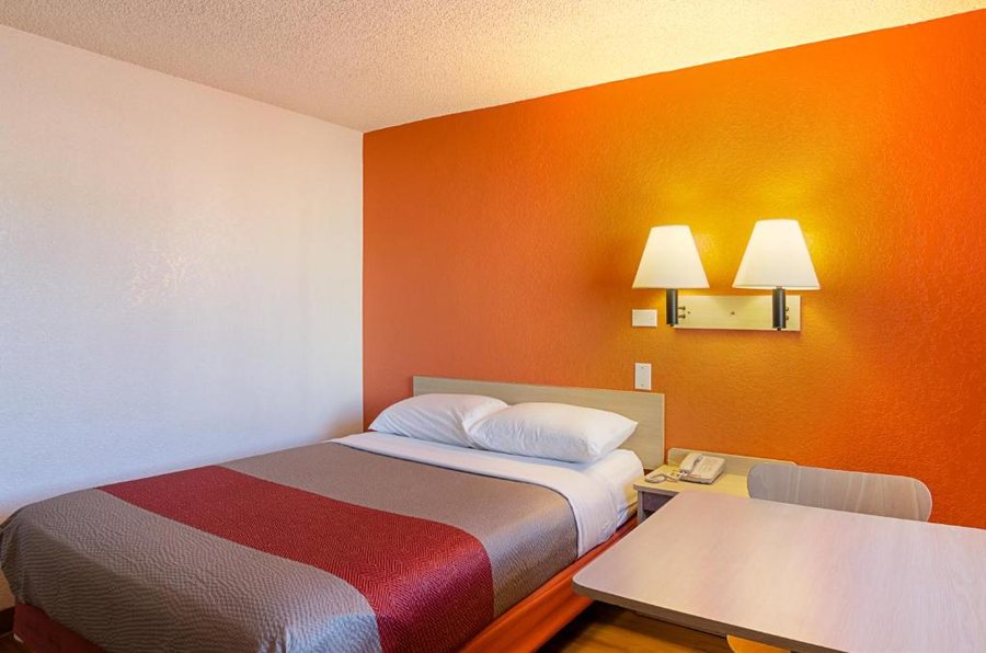 Motel 6 Denver CO Downtown — Guest room