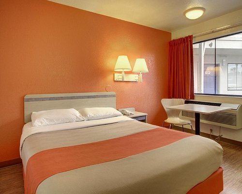 Motel 6 Elizabethtown KY Elizabethtown Kentucky — Guest room