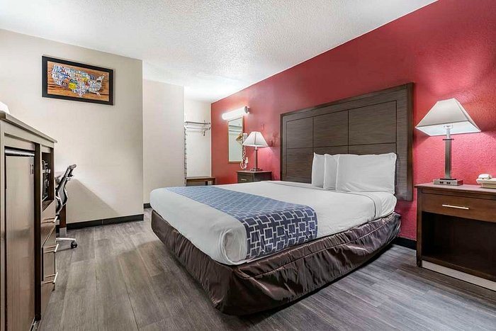 Motel 6 Fallon NV — Guest room