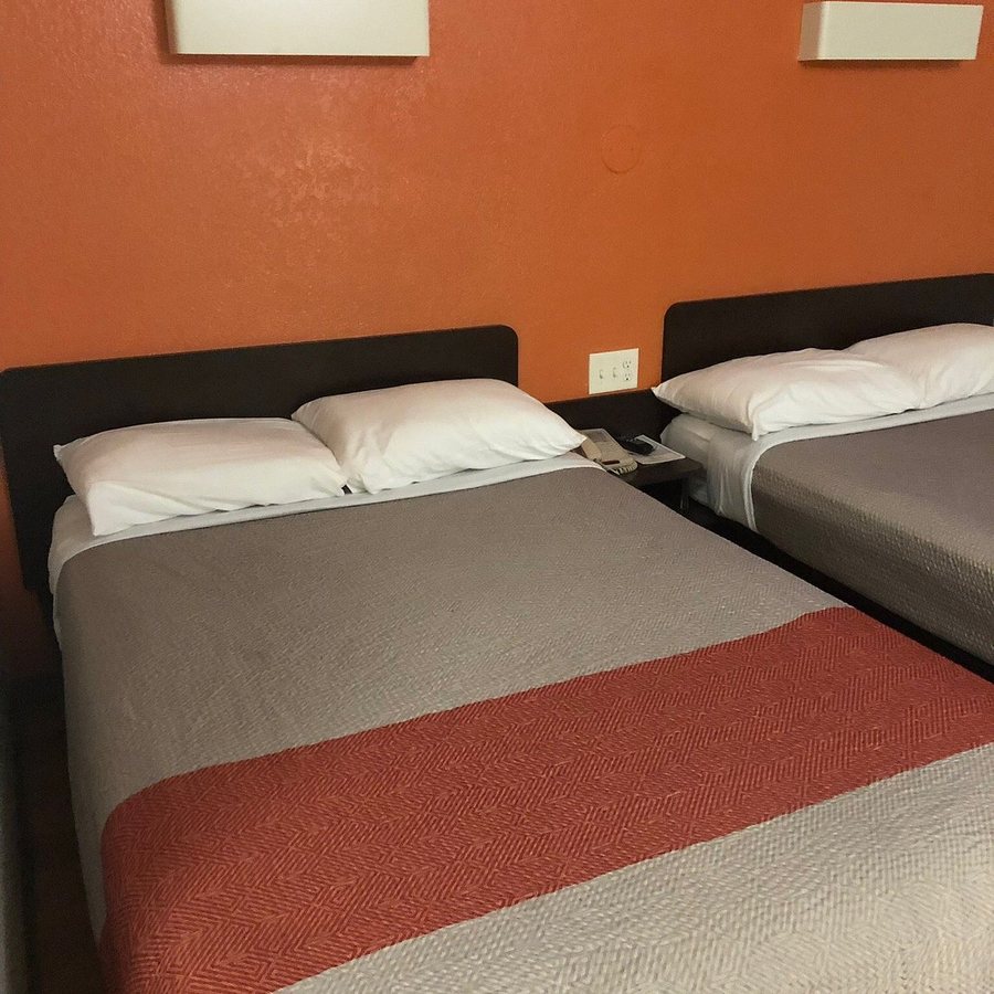 Motel 6 Fort Lauderdale FL — Guest room