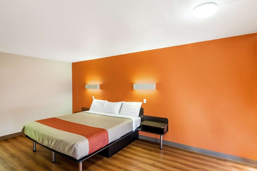 Motel 6 Fort Worth TX Stockyards — Guest room
