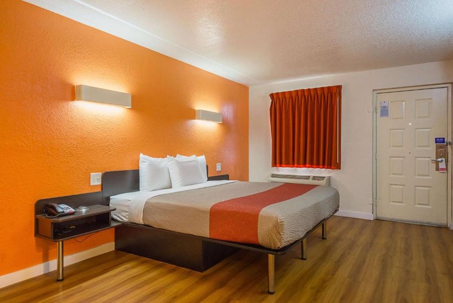 Motel 6 Garland TX Northeast Dallas — Guest room