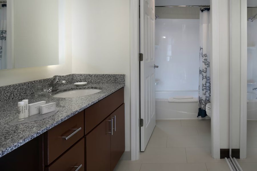 Motel 6 Groton CT — Bathroom