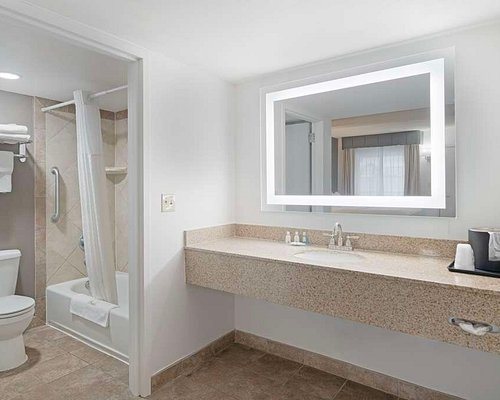 Motel 6 Idaho Falls ID Snake River — Bathroom