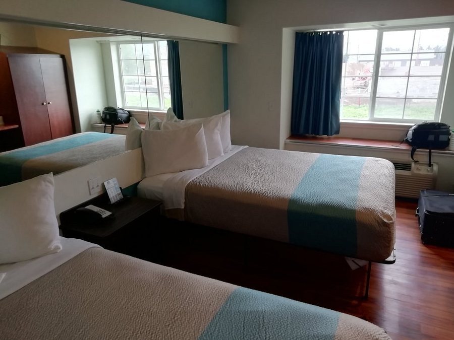 Motel 6 Idaho Falls ID Snake River — Guest room