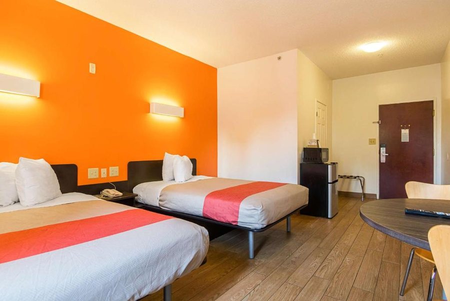 Motel 6 Jonesboro GA — Guest room