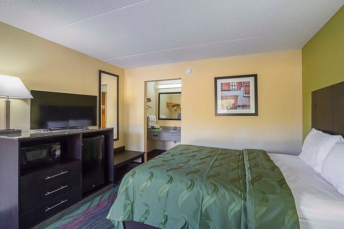 Motel 6 Knoxville TN East — Guest room