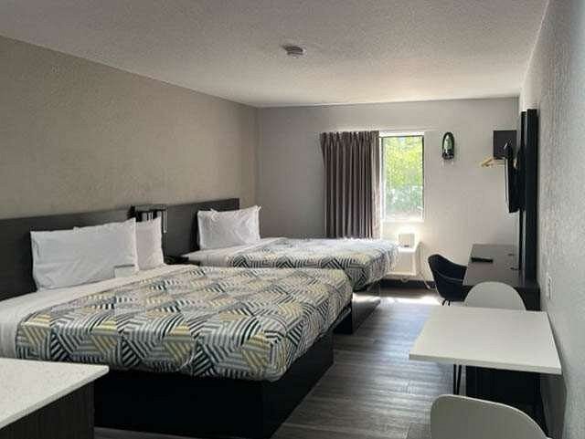 Motel 6 Little Rock AR Airport — Guest room