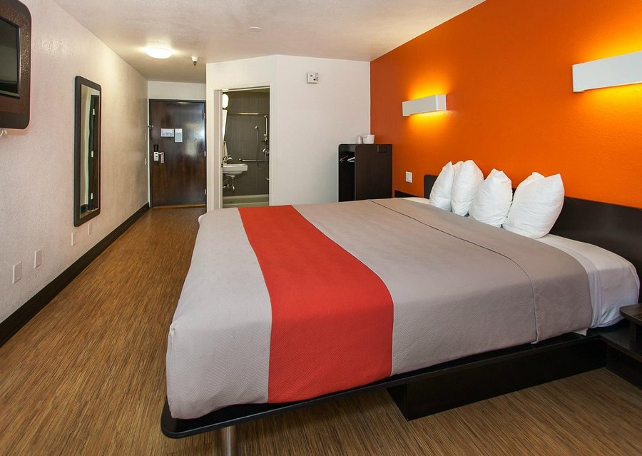 Motel 6 Los Angeles Hollywood Los Angeles California — Guest room