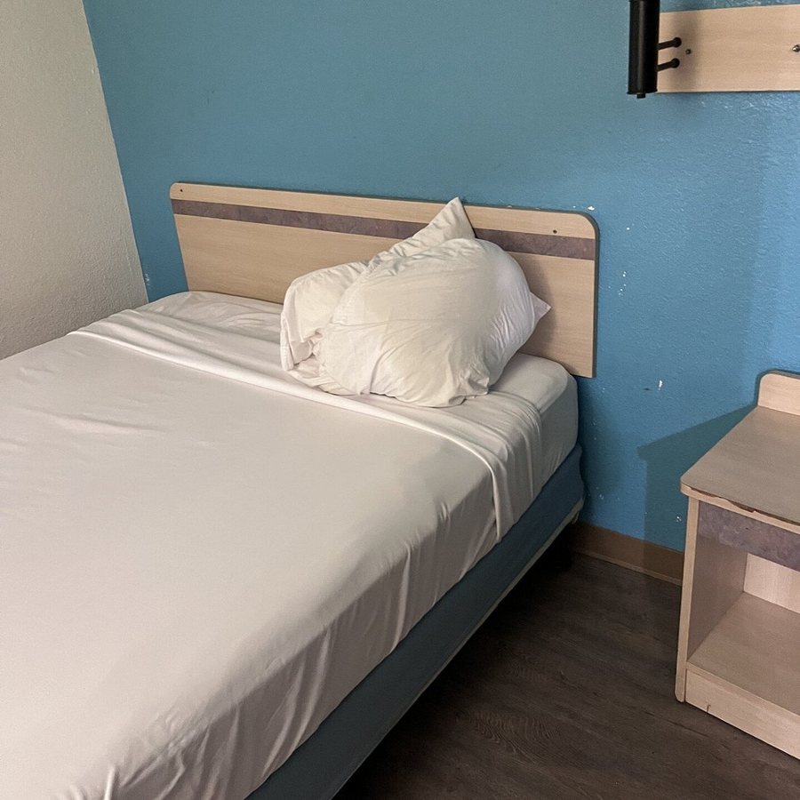 Motel 6 Lubbock — Guest room