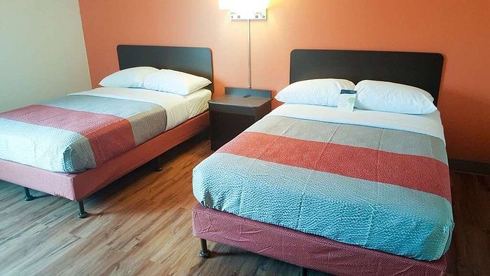 Motel 6 Maryland Heights MO — Guest room