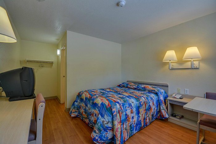 Motel 6 Meridian ID Boise W — Guest room
