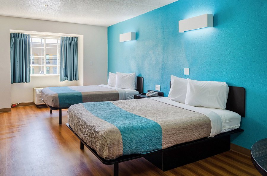 Motel 6 Mobile AL — Guest room