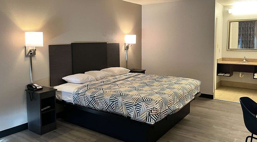 Motel 6 Montgomery AL Eastern Blvd — Guest room
